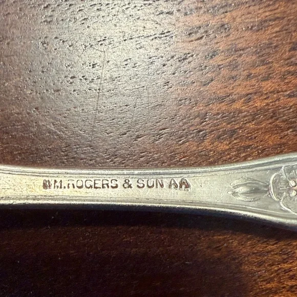 Silver Plate spoons by M. Rogers & Sons - Picture 4 of 5
